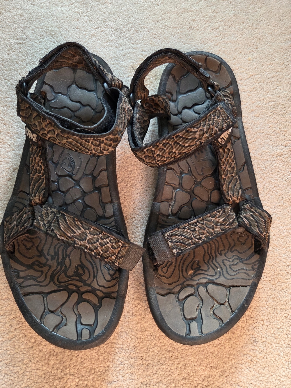 Men's Size 11 Teva Brown Patterned Outdoor Sandals